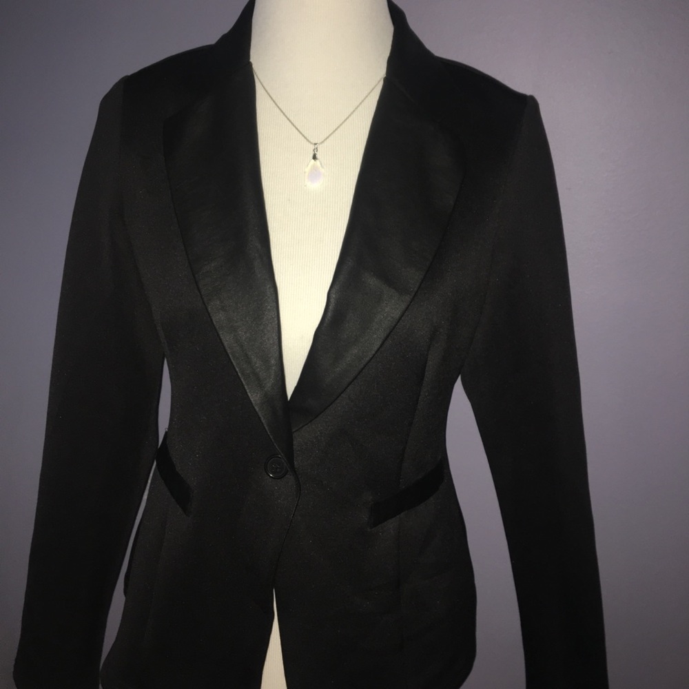 💕Woman’s black blazer jacket